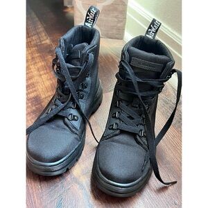 Dr. Martens Combs W black boots